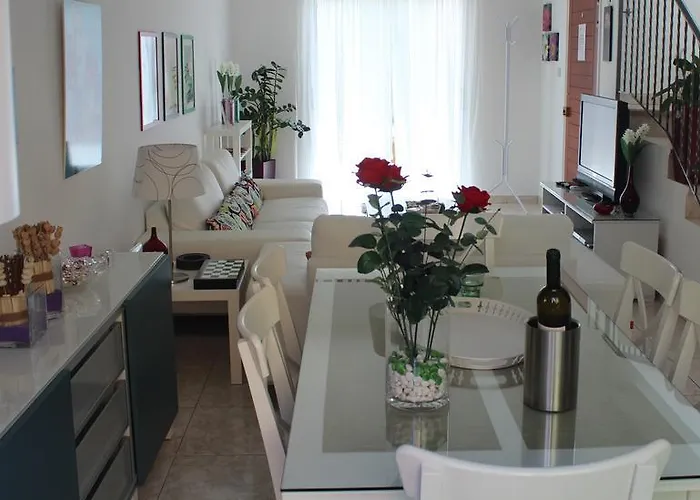 Estia Luxury Maisonette 펜션 파포스